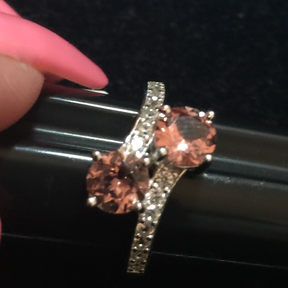 AUTHENTIC GARNETS SHIFT FROM LIGHT PINK TO BRIGHT - Picture 3 of 7